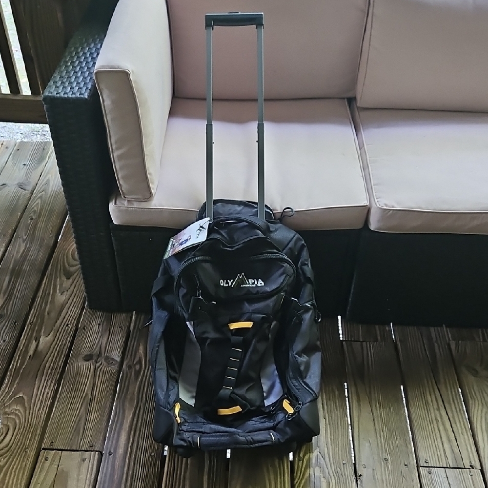 Cascade Black Adventure Backpack - Picture 4 of 7